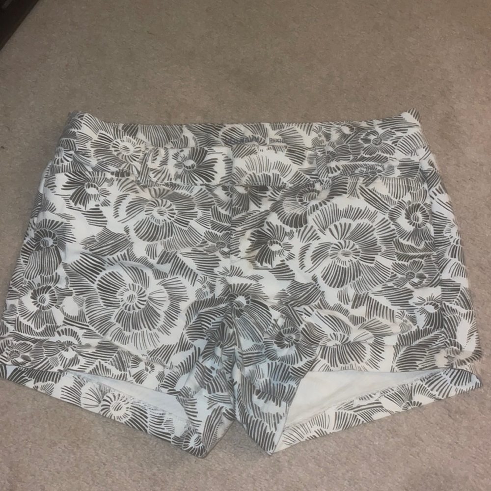Black and Whitw design Old Navy Shorts